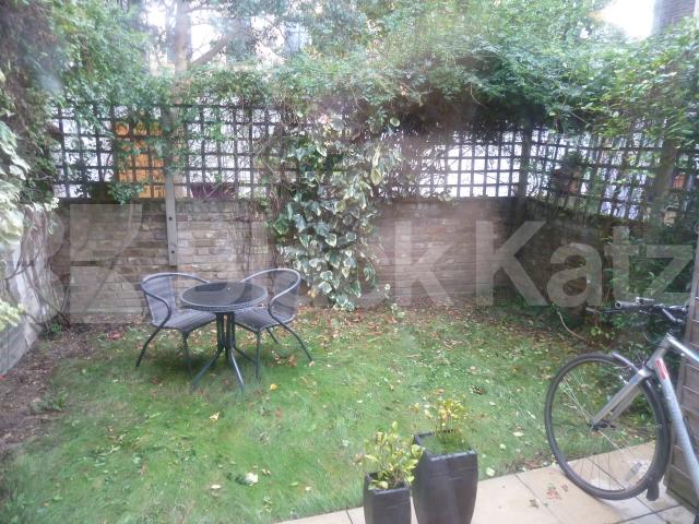 			NEW INSTRUCTION, 2 Bedroom, 1 bath, 1 reception House			 De Beauvoir Cresent, ISLINGTON 